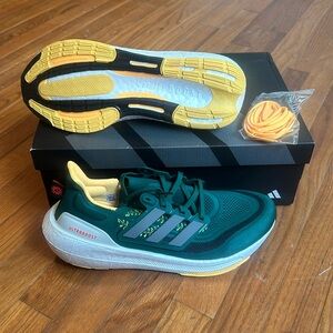 Adidas Ultraboost 22 Light Earth Day
